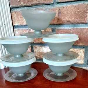 Vintage Tupperware 4 Pudding Parfait Dessert Cups With Pedestals Lids